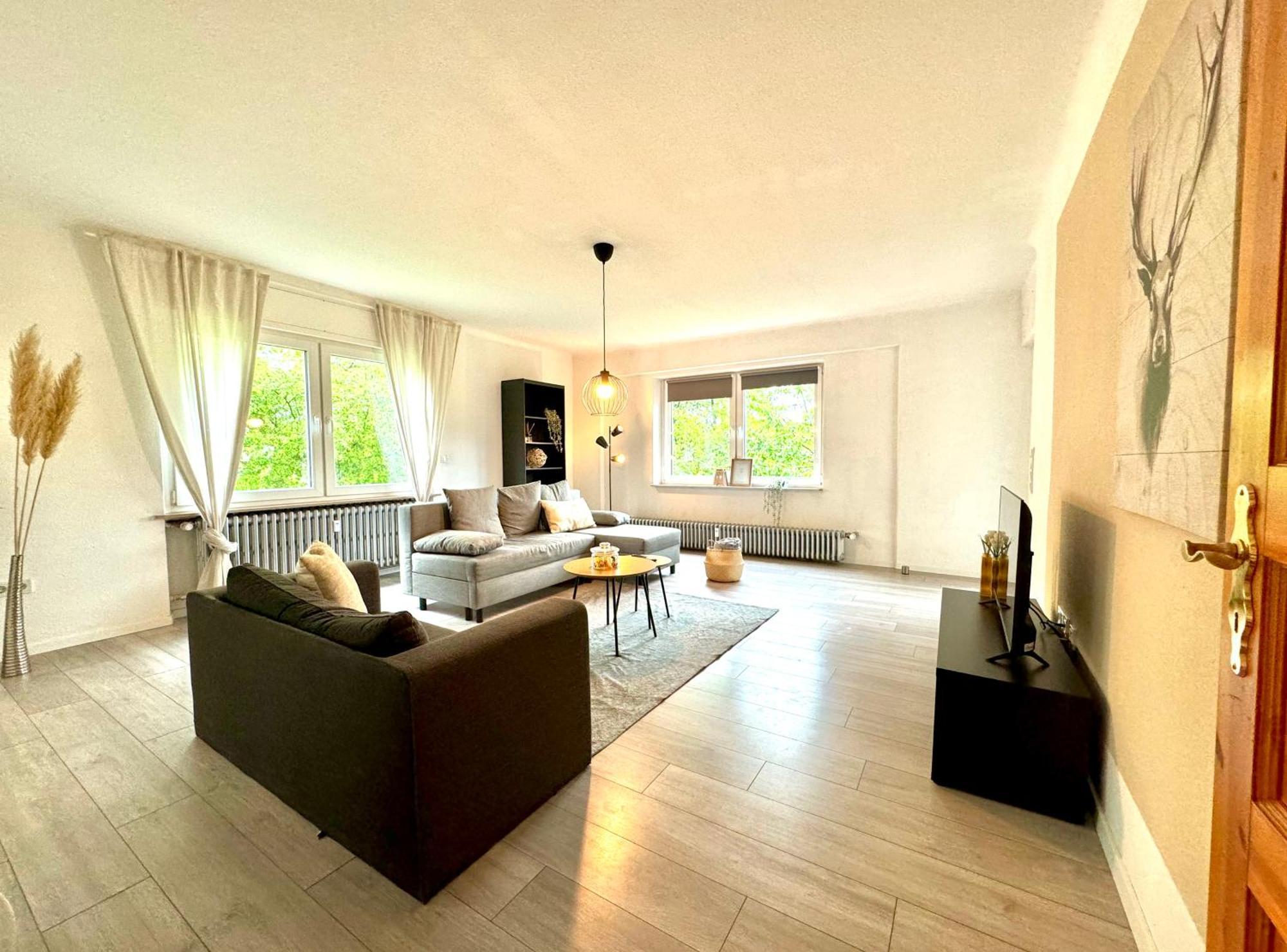 Grosszuegiges Mit Balkon Fuer Monteure Und Feriengaeste Apartment
